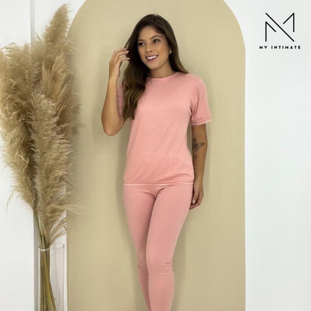 Pijama Longo Feminino Manga Curta em Suede Canelado Detalhes em Renda